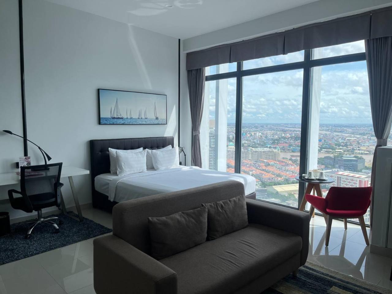 Hotel The Bridge Club Phnom Penh Zewnętrze zdjęcie