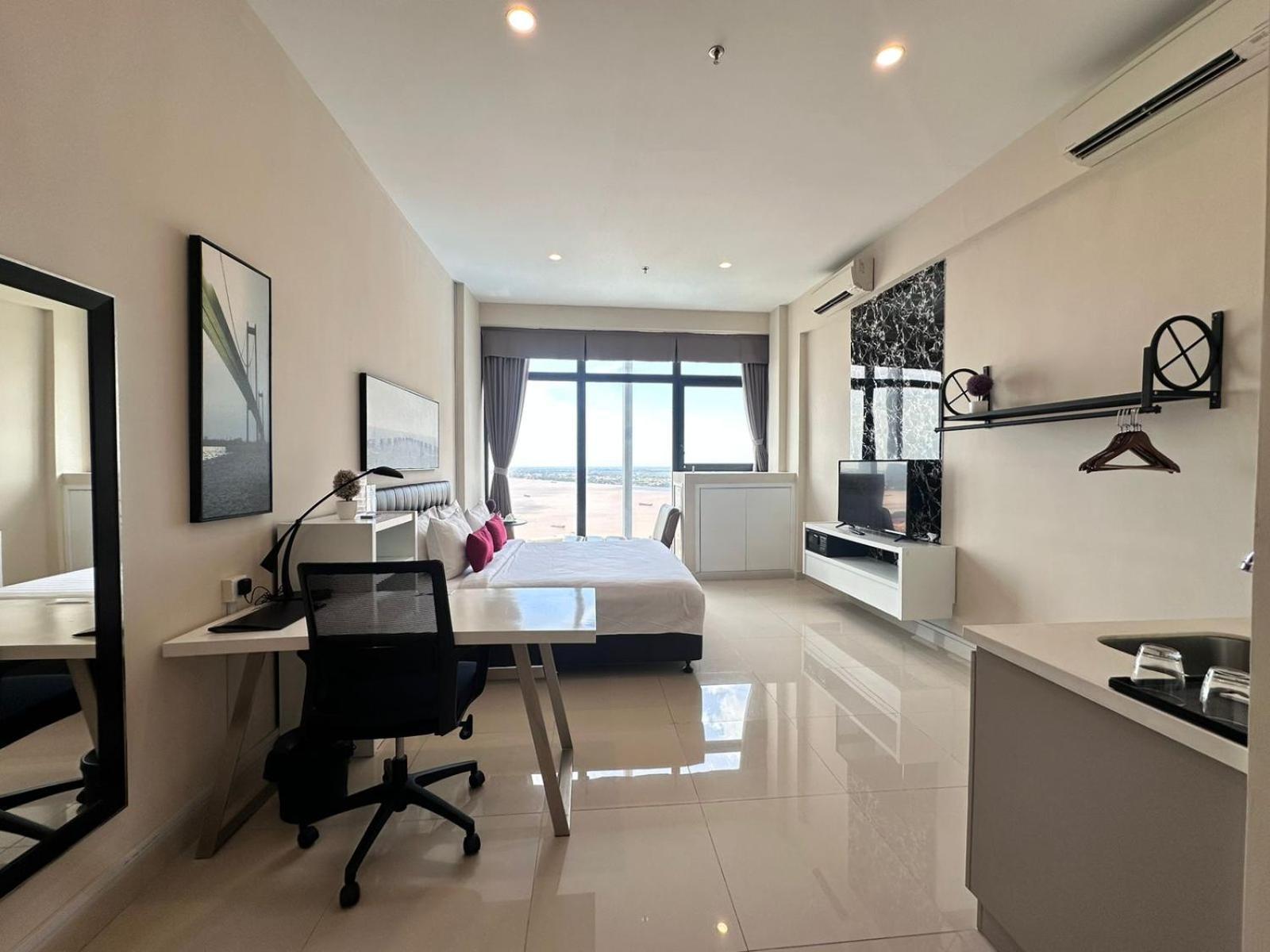 Hotel The Bridge Club Phnom Penh Zewnętrze zdjęcie