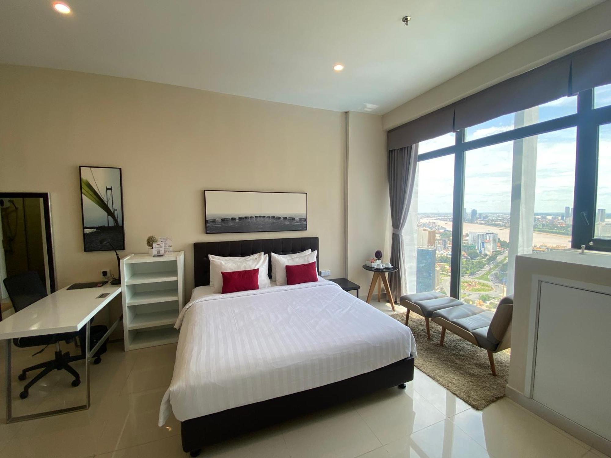 Hotel The Bridge Club Phnom Penh Zewnętrze zdjęcie