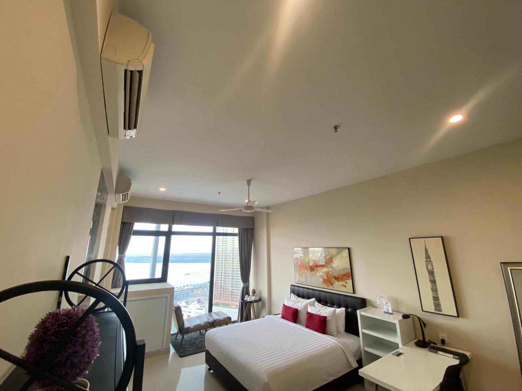 Hotel The Bridge Club Phnom Penh Zewnętrze zdjęcie