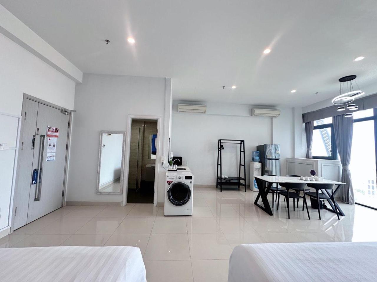 Hotel The Bridge Club Phnom Penh Zewnętrze zdjęcie