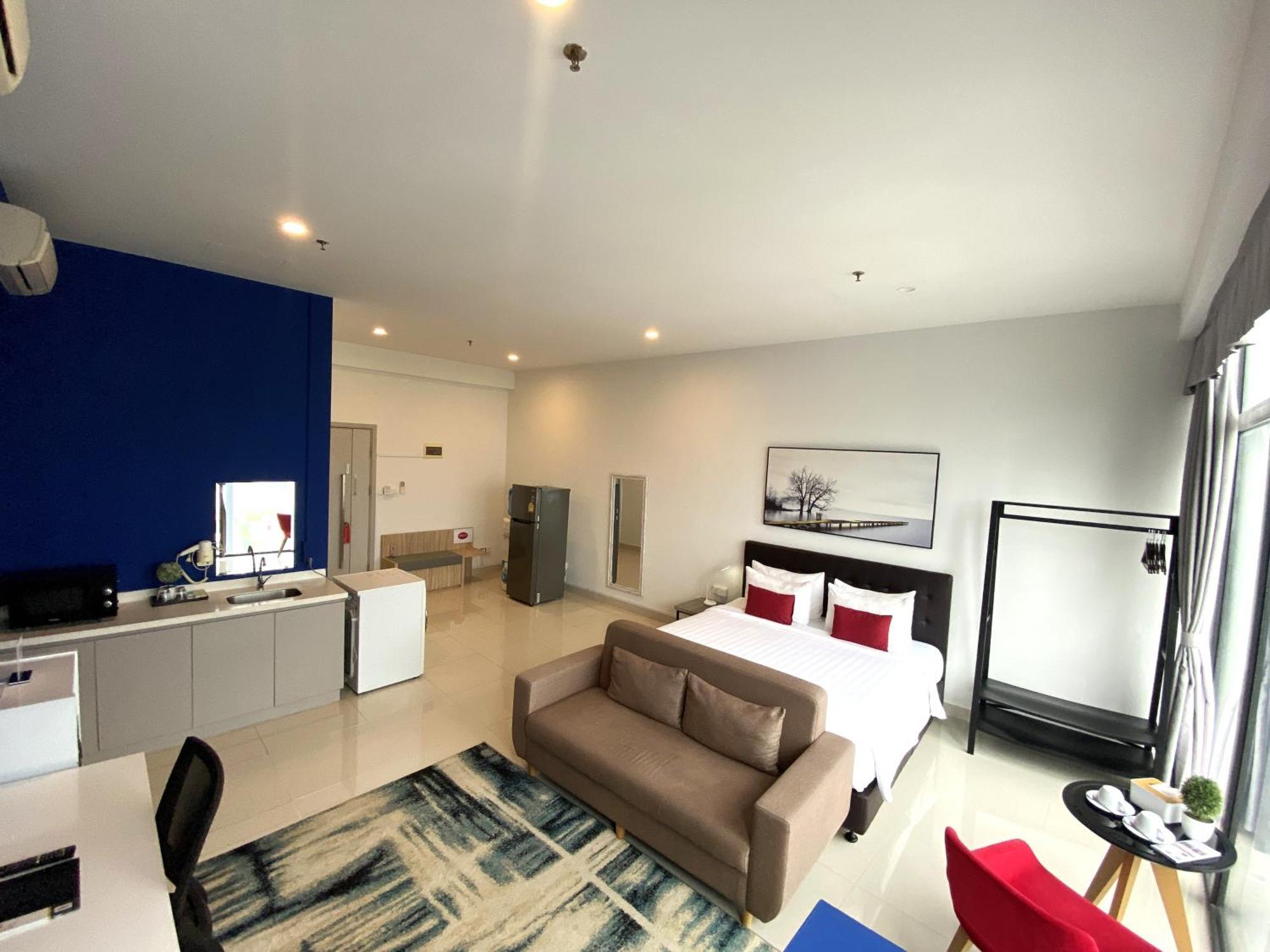 Hotel The Bridge Club Phnom Penh Zewnętrze zdjęcie