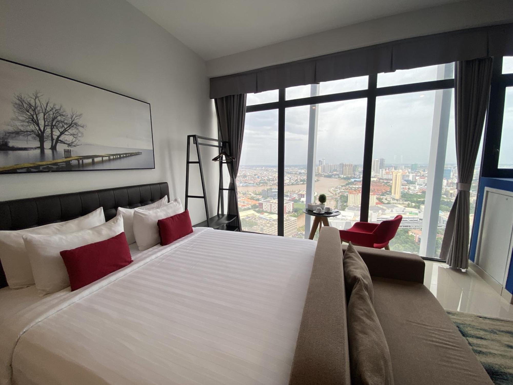 Hotel The Bridge Club Phnom Penh Zewnętrze zdjęcie